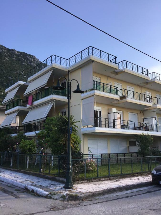 Ourania'S Apartments Kamena Vourla Eksteriør billede
